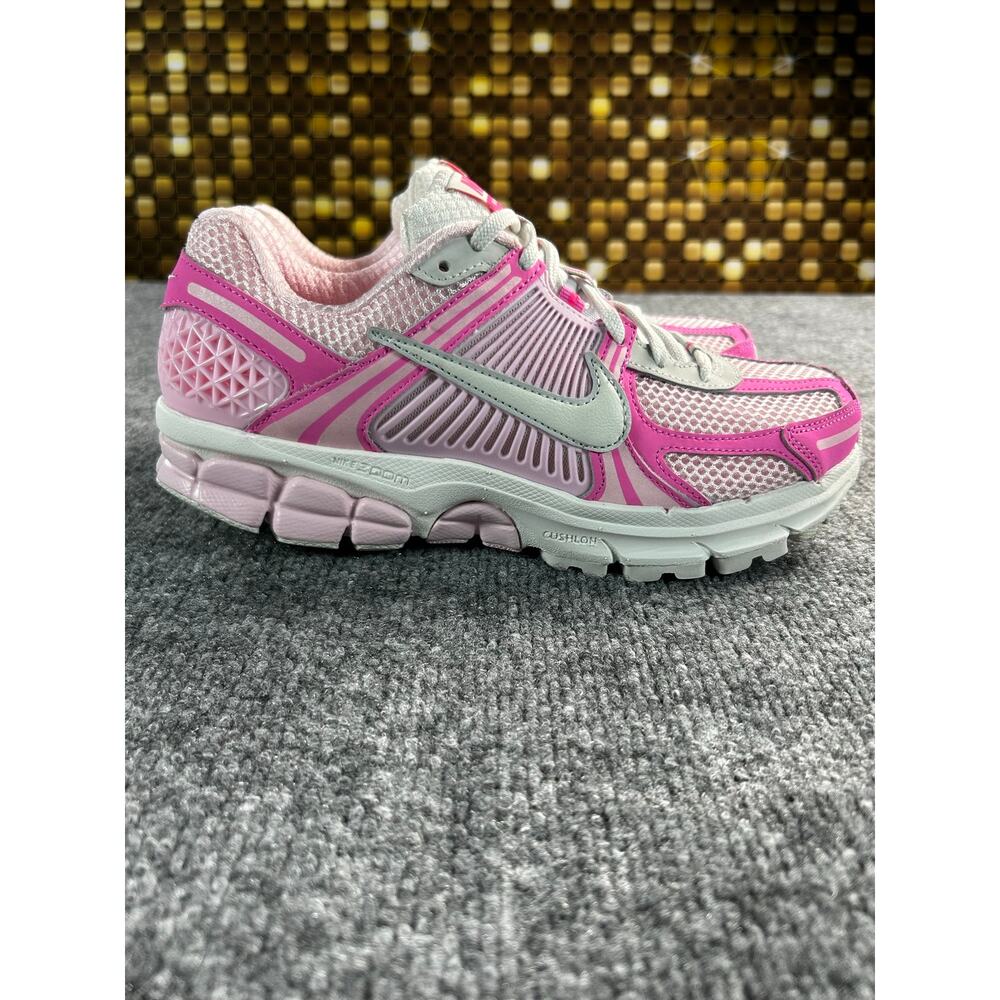 Nike Vomero 18 Women's Running Shoes Pink White Gray Size 8.5 New No Box - Picture 10 of 15